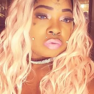 Meet your Posher, Melanie